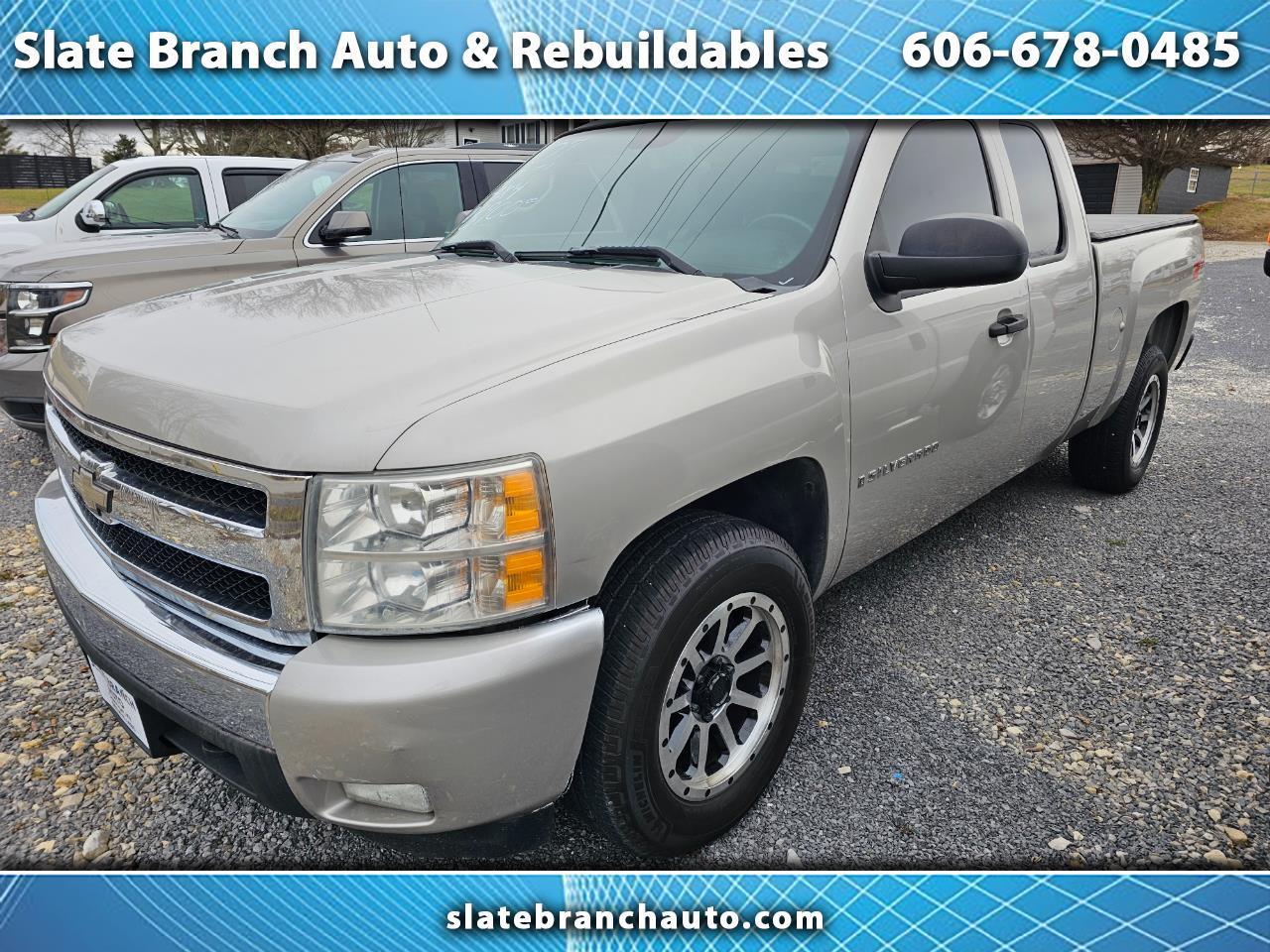 2007 Chevrolet Silverado 1500 4WD Ext Cab 143.5" LT w/2LT