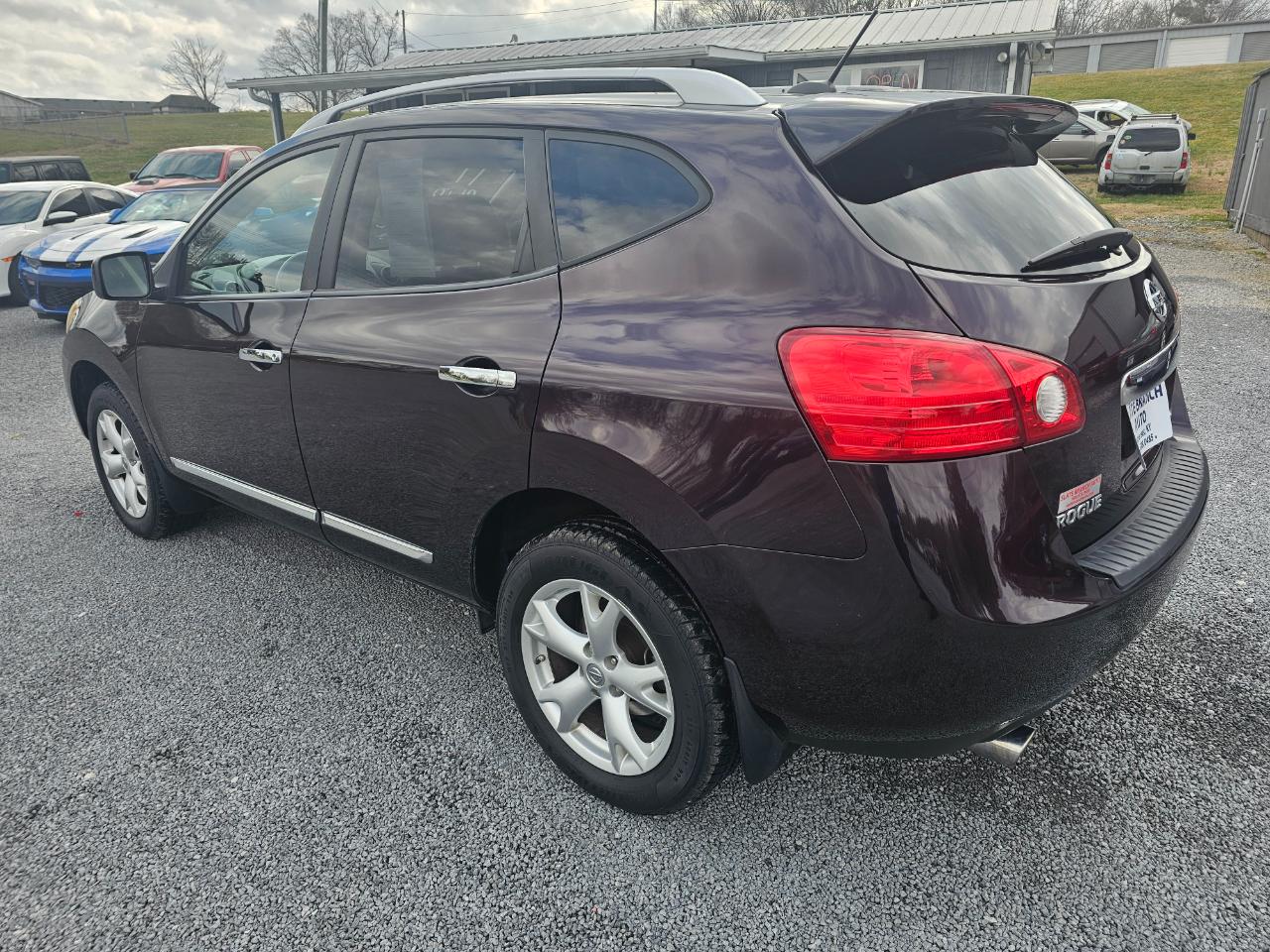 Nissan Rogue AWD 4dr SV 2011