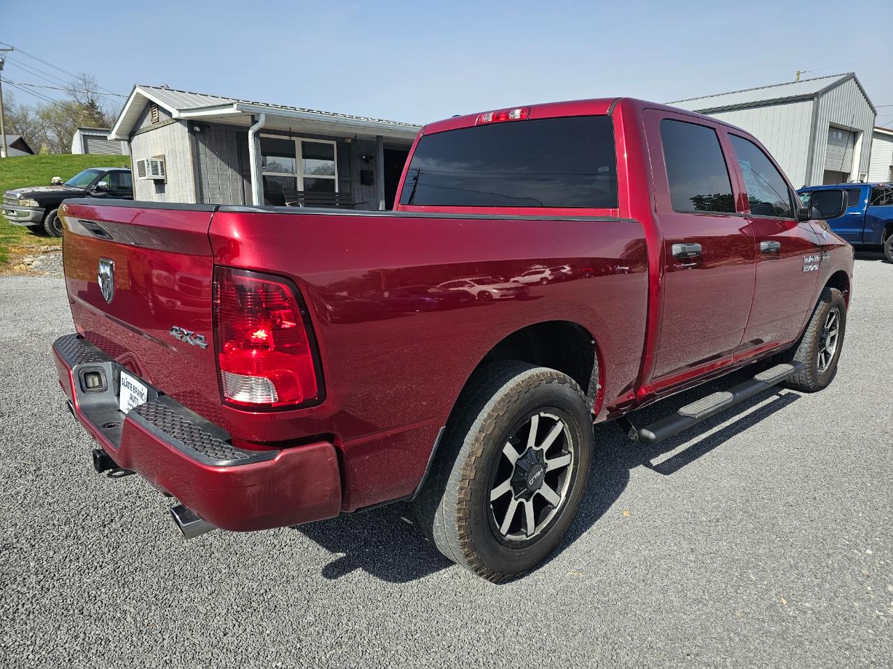 RAM 1500 4WD Crew Cab 140.5" Express 2014