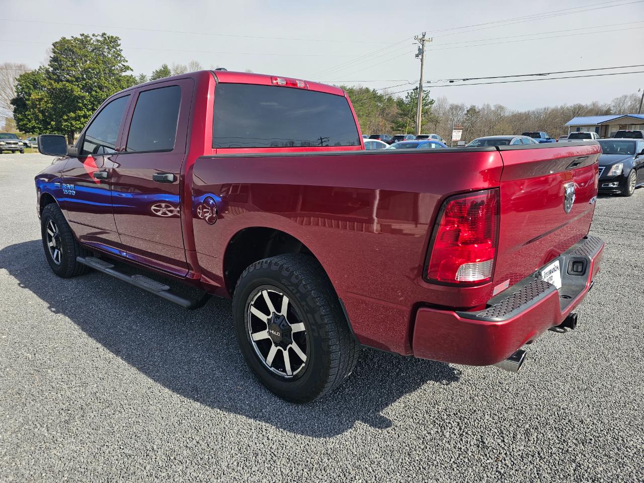 RAM 1500 4WD Crew Cab 140.5" Express 2014