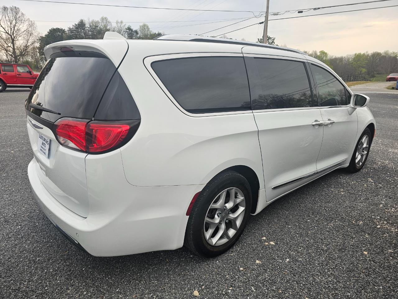 Chrysler Pacifica Touring-L Plus 2WD 2018