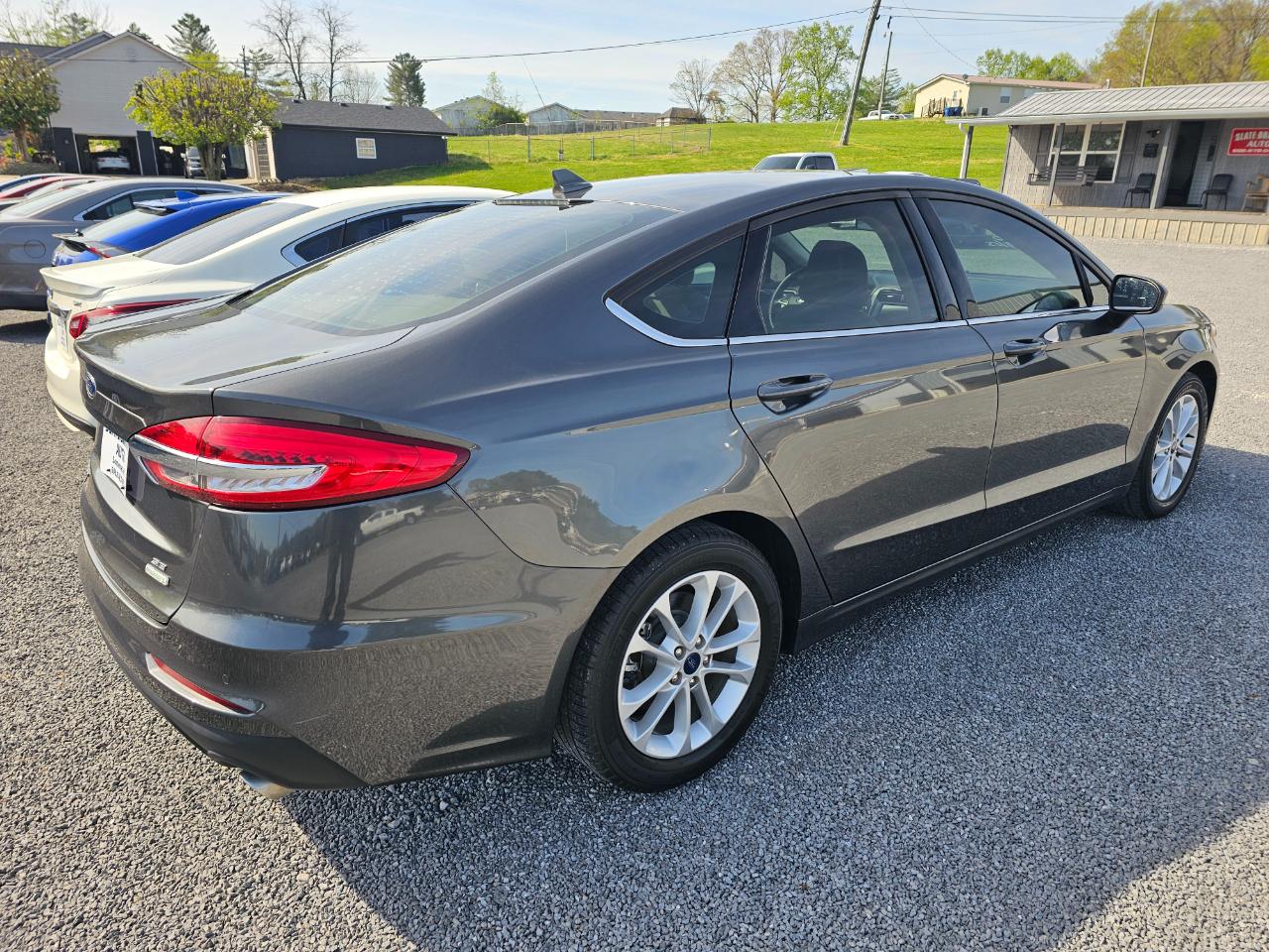 Ford Fusion SE FWD 2020