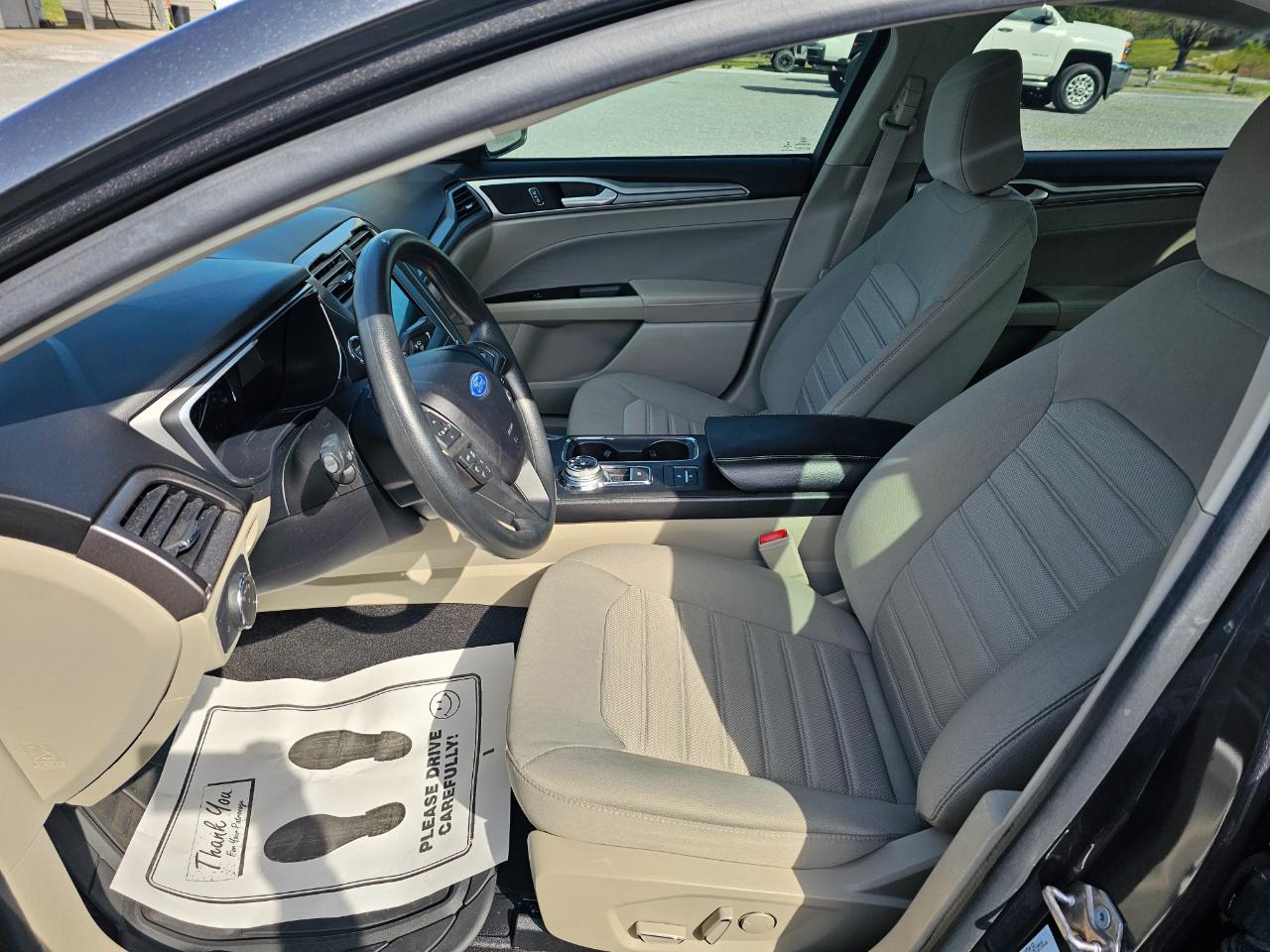 Ford Fusion SE FWD 2020