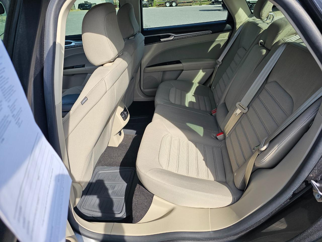 Ford Fusion SE FWD 2020