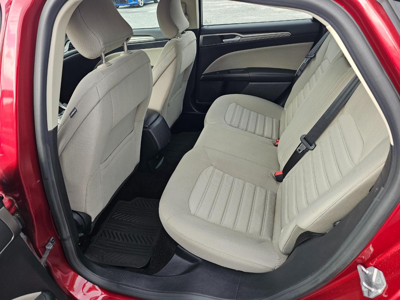 Ford Fusion S FWD 2017
