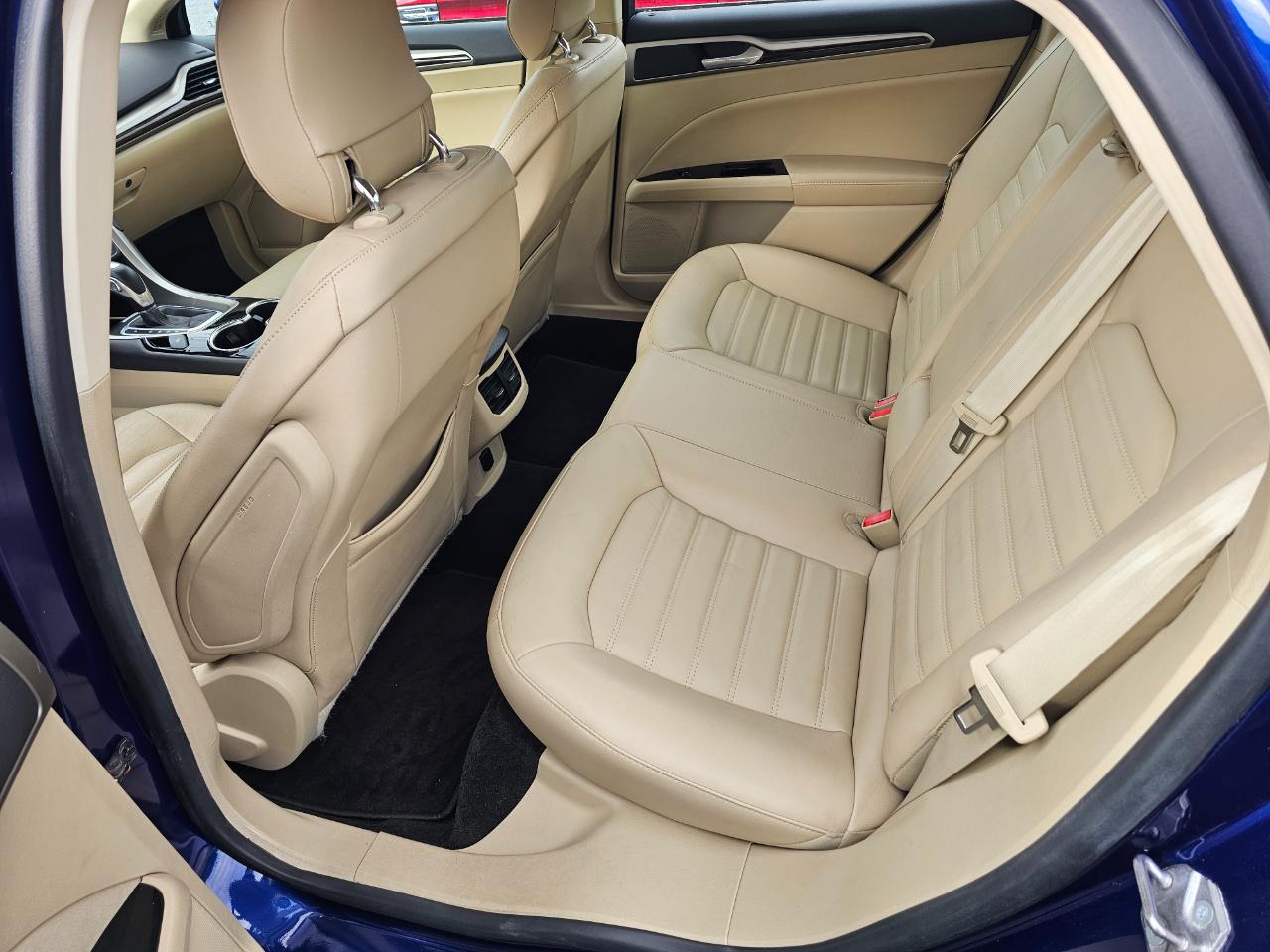 Ford Fusion 4dr Sdn SE FWD 2015