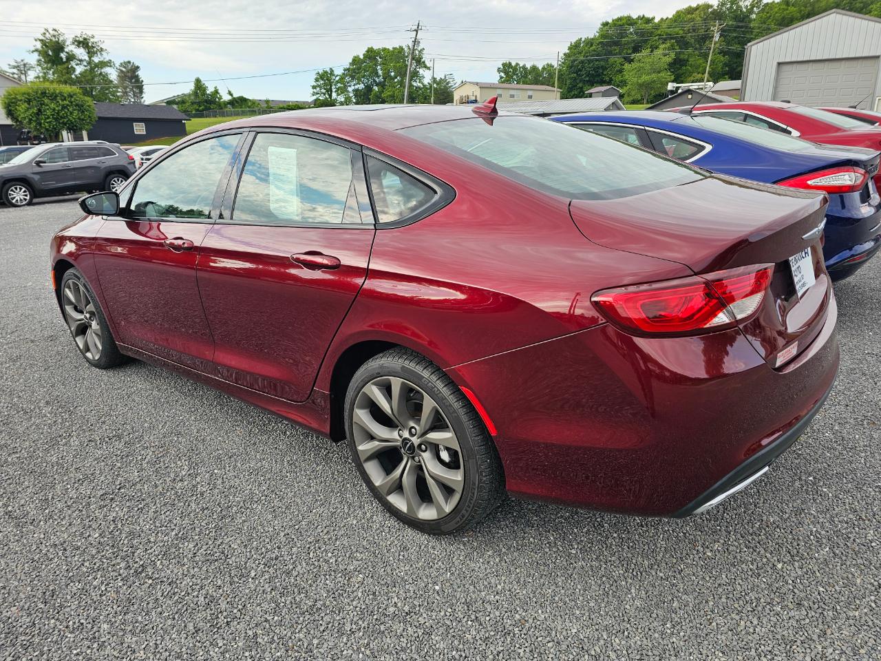 Chrysler 200 4dr Sdn S FWD 2015
