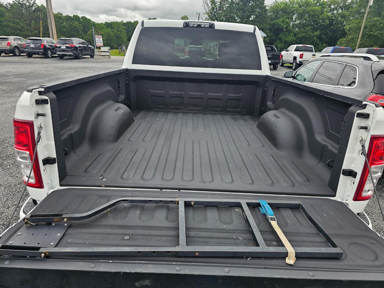 RAM 2500 Big Horn 4x4 Crew Cab 6'4" Box 2019