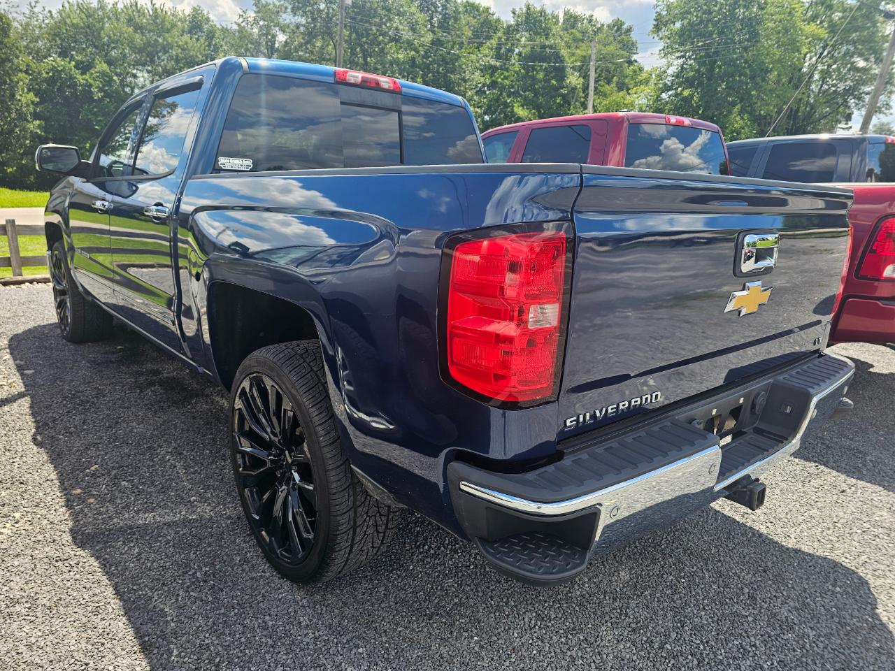 Chevrolet Silverado 1500 4WD Crew Cab 143.5" LT w/1LT 2015