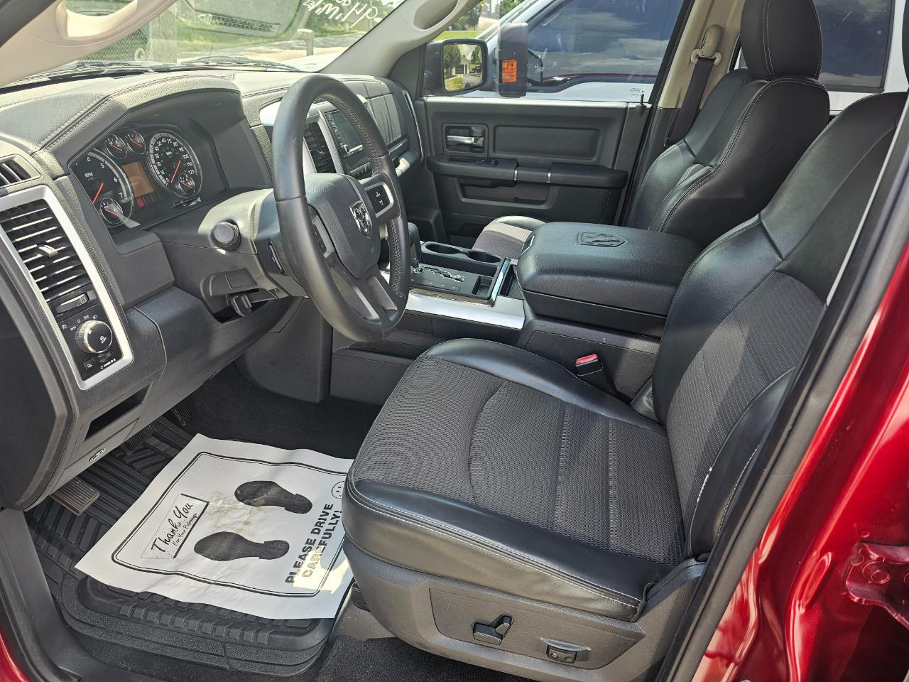 RAM 1500 2WD Quad Cab 140.5" Sport 2011
