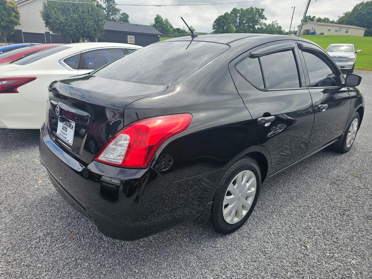 Nissan Versa Sedan S Manual 2018