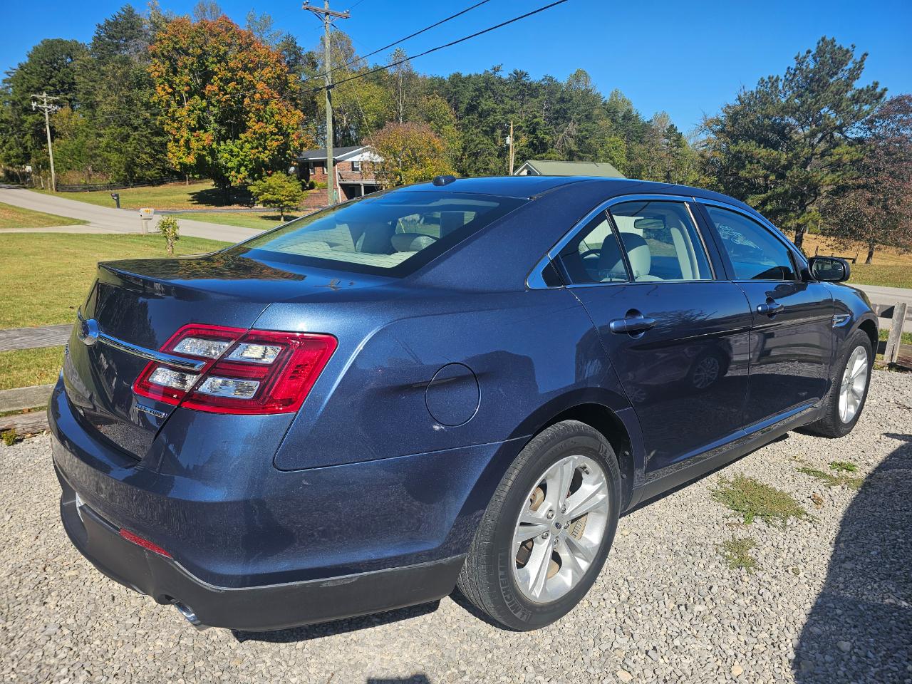 Ford Taurus SE FWD 2018