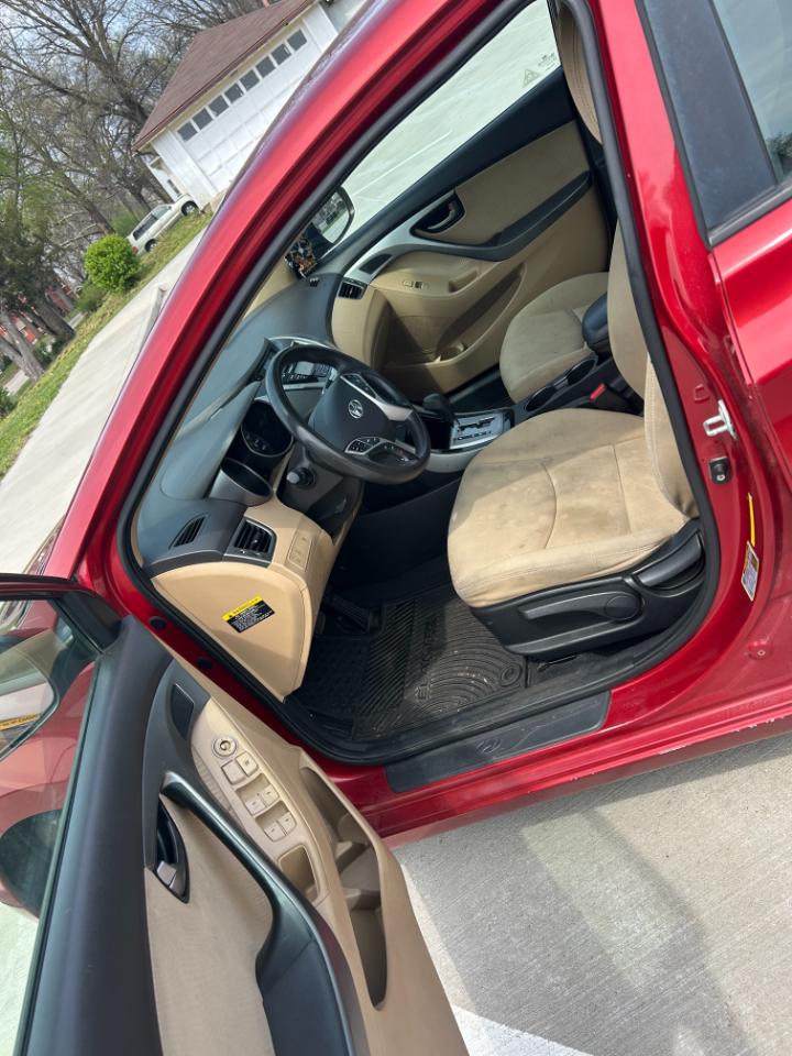 Hyundai Elantra Limited 2012