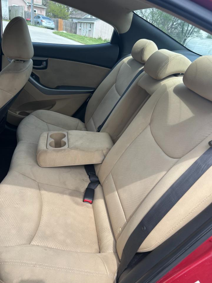 Hyundai Elantra Limited 2012