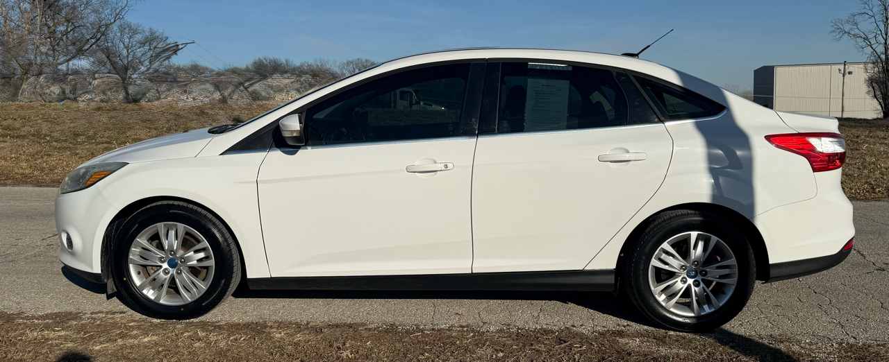 Ford Focus SEL Sedan 2012