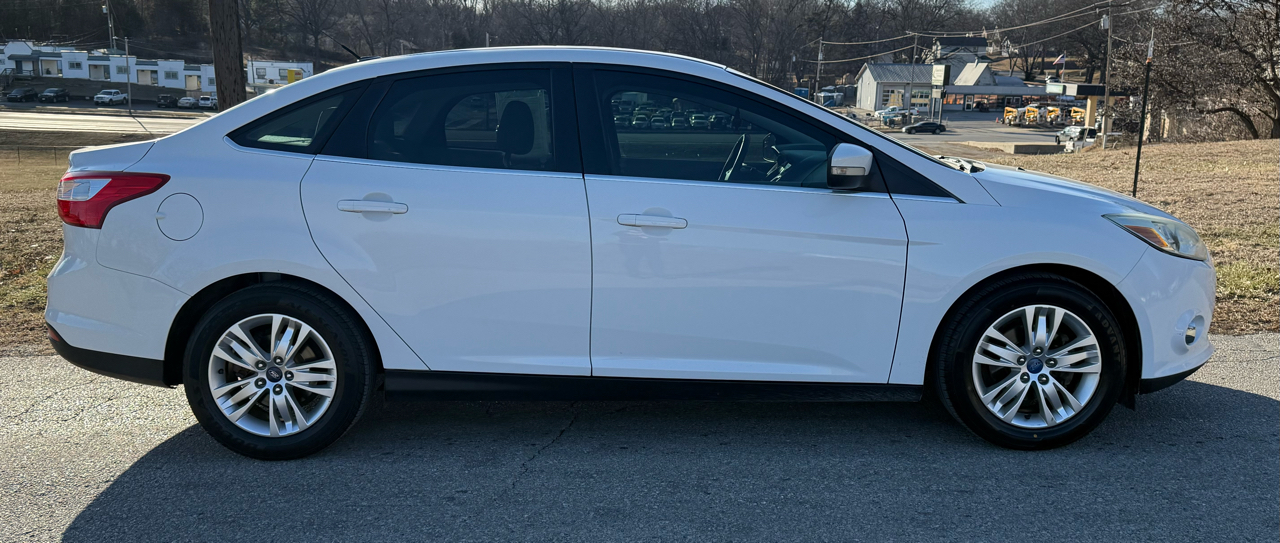 Ford Focus SEL Sedan 2012