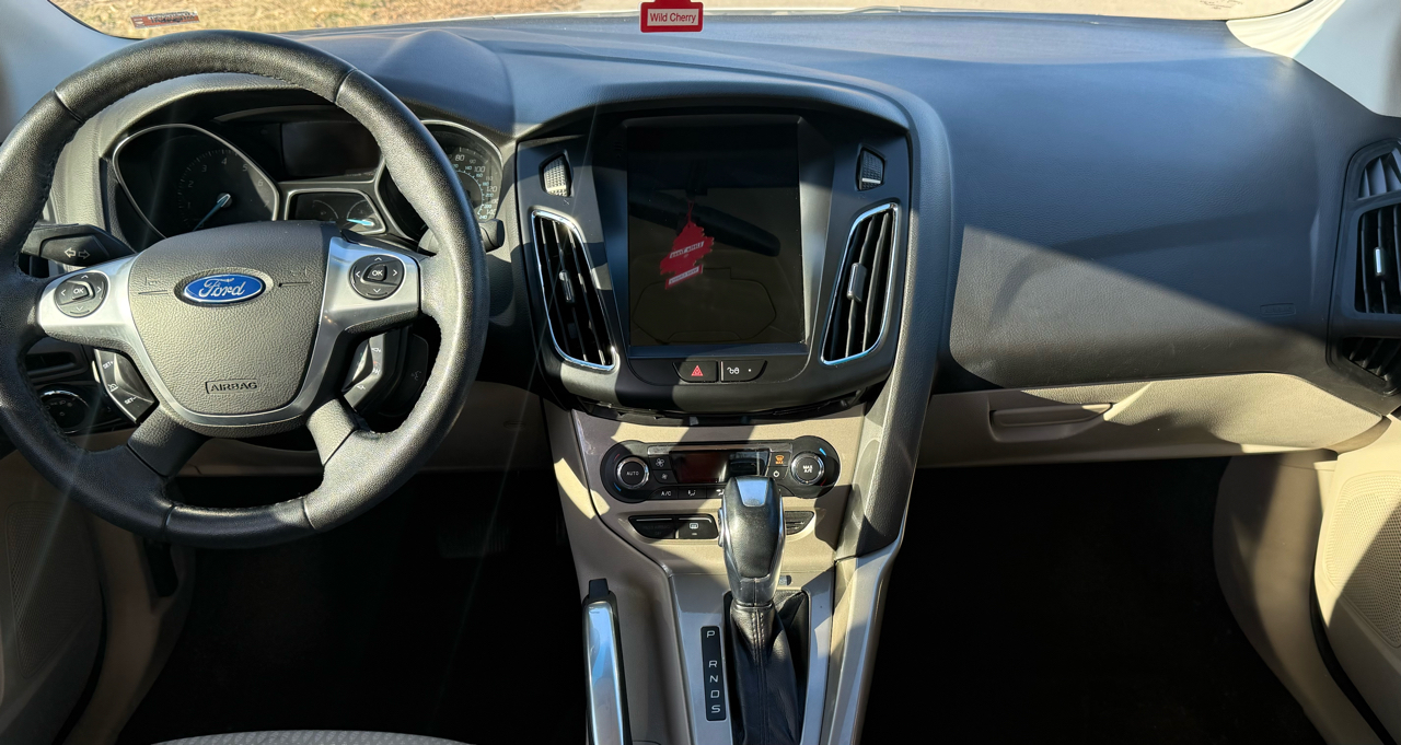 Ford Focus SEL Sedan 2012