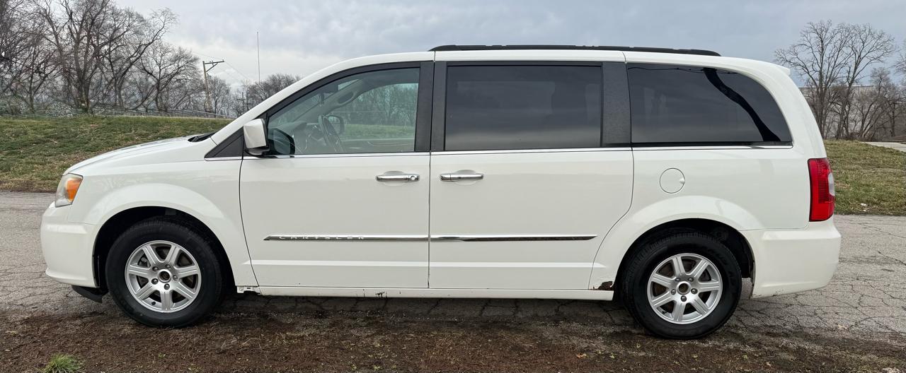 Chrysler Town & Country Touring 2011