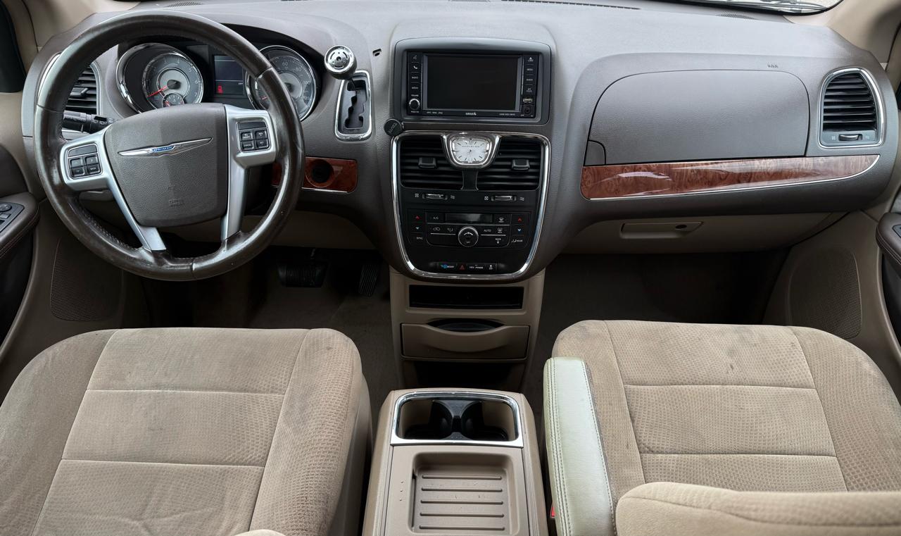 Chrysler Town & Country Touring 2011