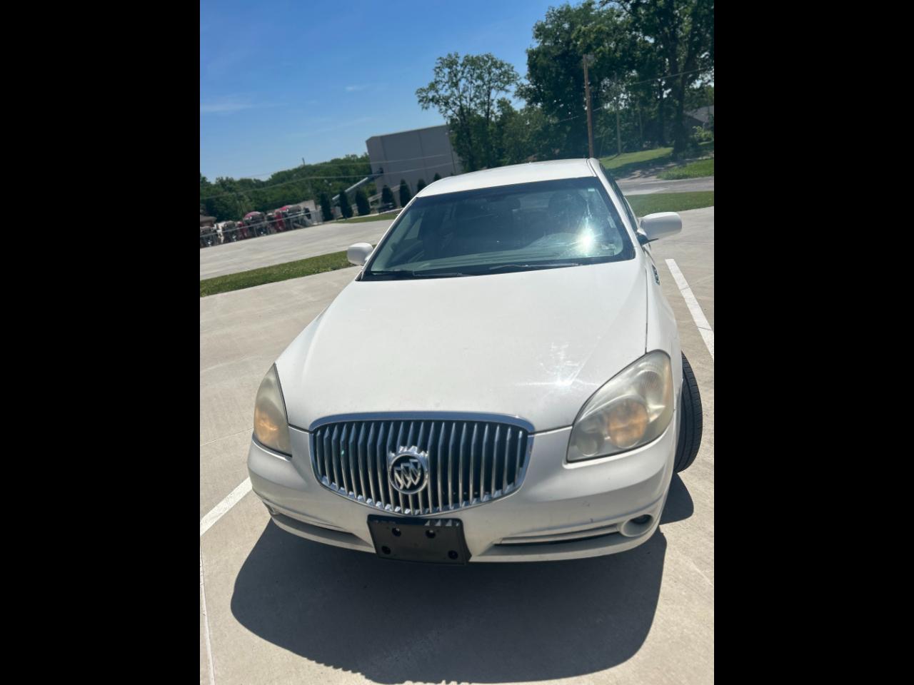 2010 Buick Lucerne CXL's photo