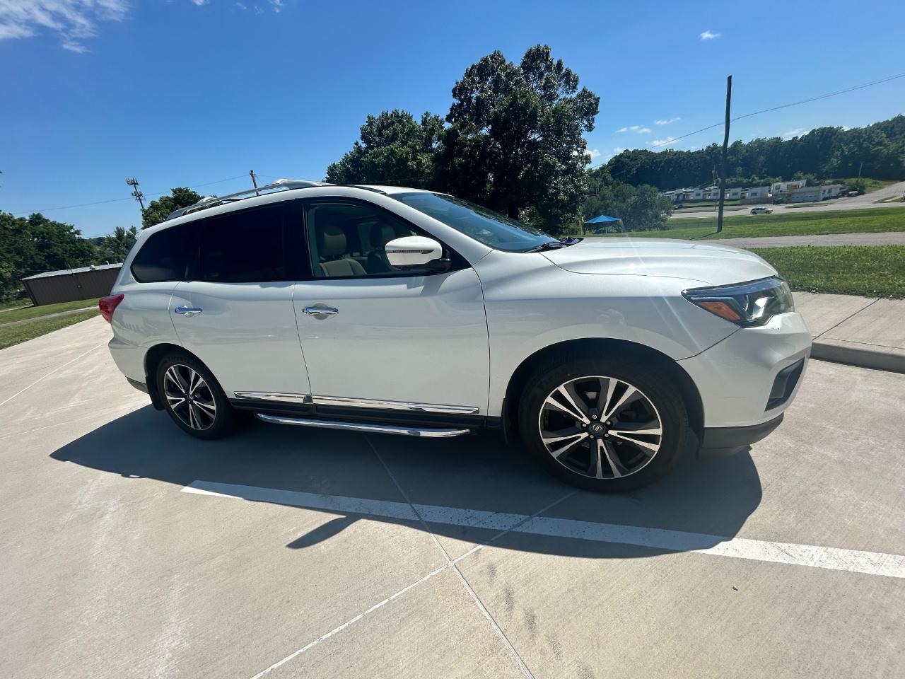 Nissan Pathfinder SL 4WD 2018