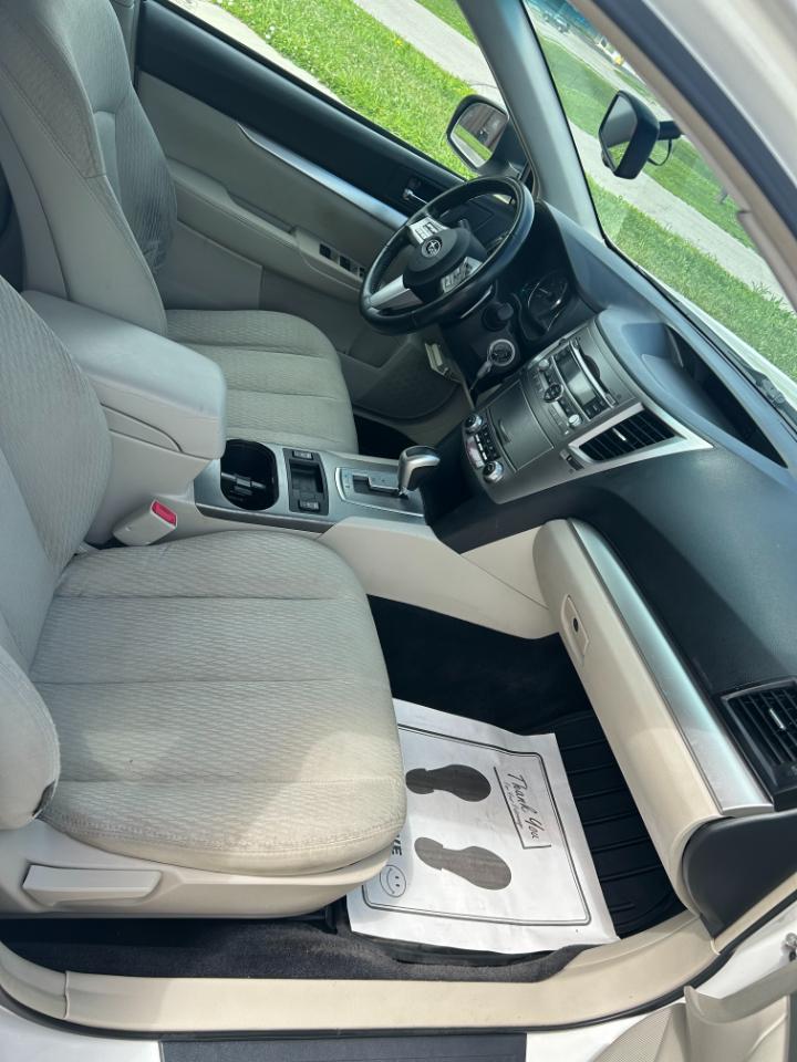 Subaru Outback 2.5i Premium 2011