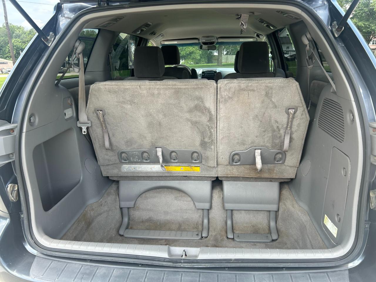 Toyota Sienna CE FWD 7-Passenger 2009