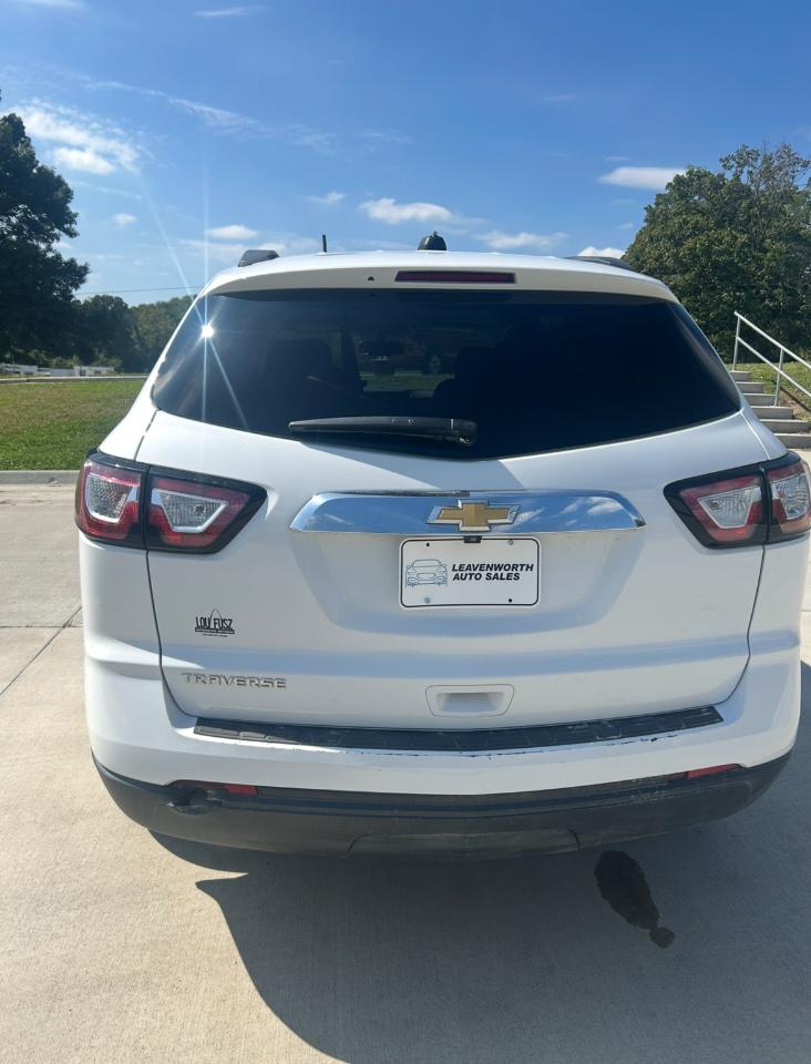 Chevrolet Traverse LS FWD w/PDC 2017