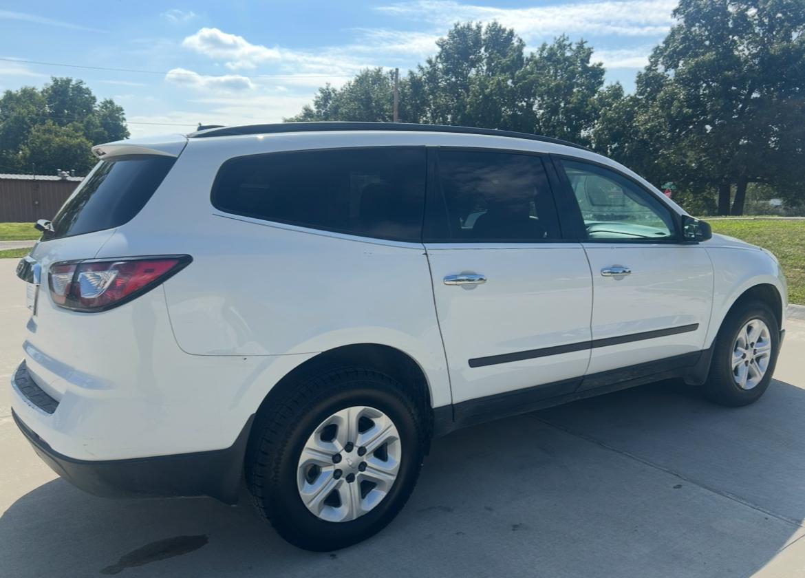 Chevrolet Traverse LS FWD w/PDC 2017