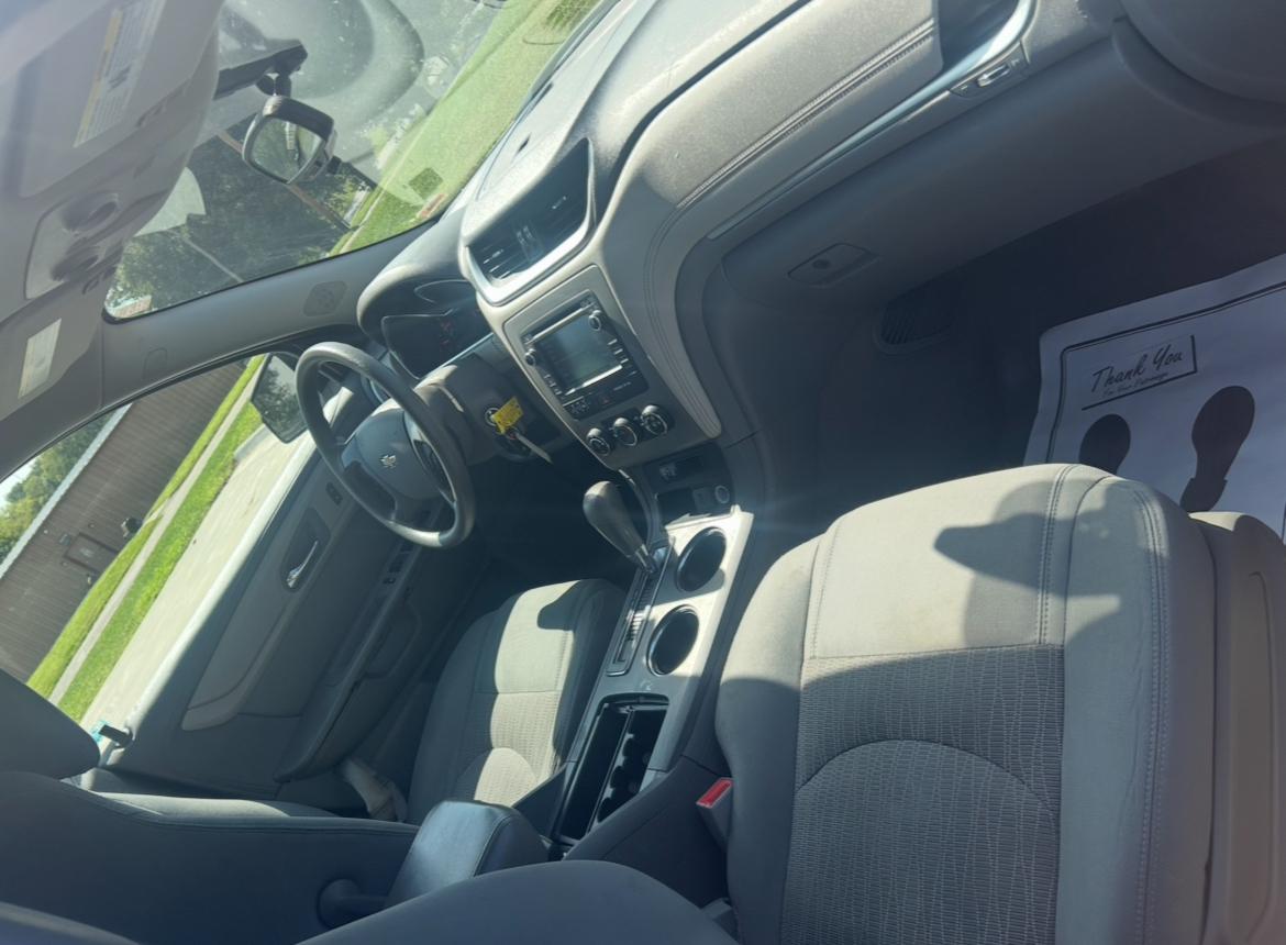 Chevrolet Traverse LS FWD w/PDC 2017