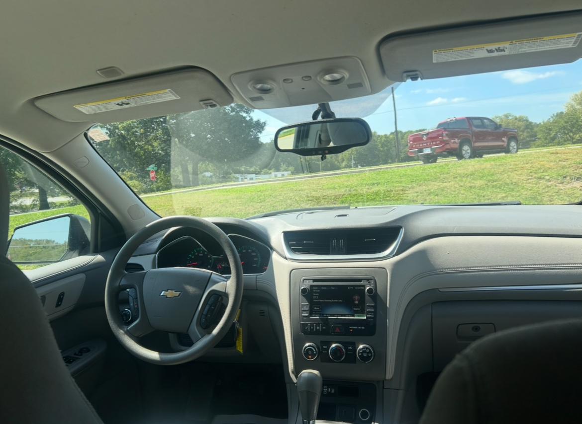 Chevrolet Traverse LS FWD w/PDC 2017