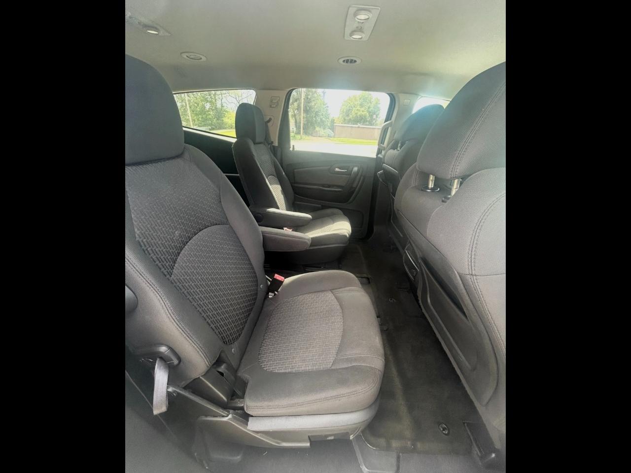 Chevrolet Traverse LT FWD 2011
