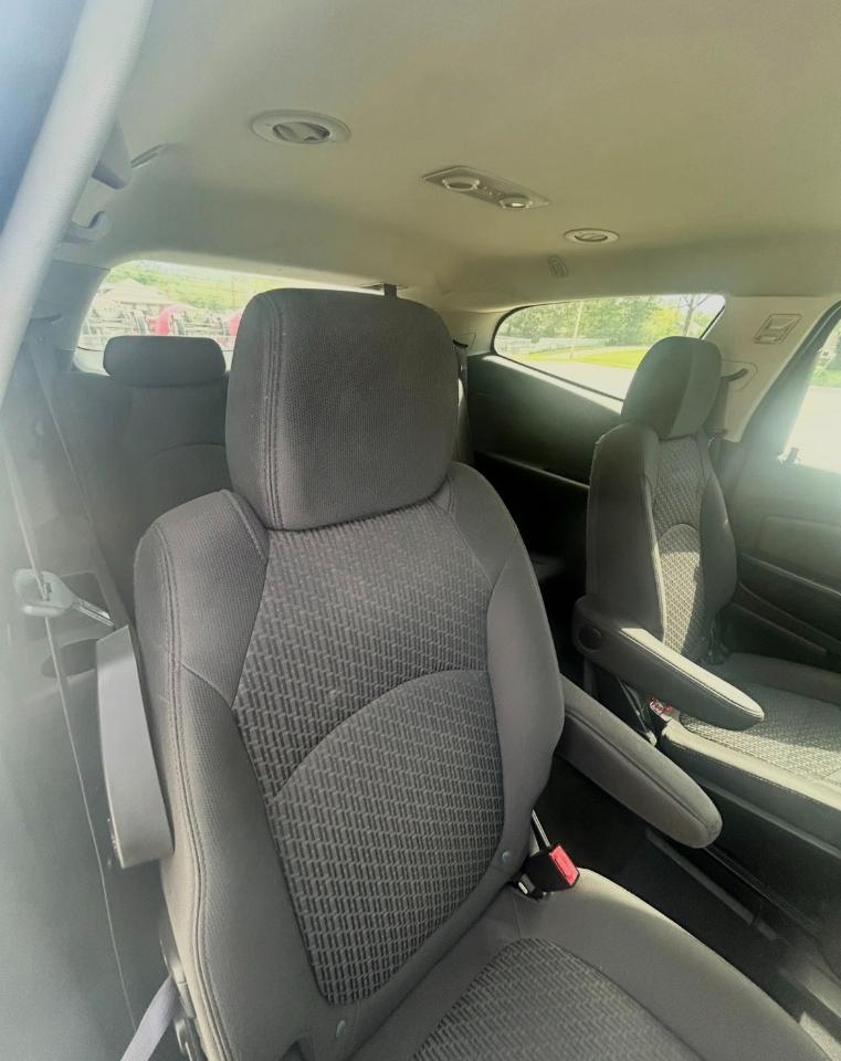 Chevrolet Traverse LT FWD 2011