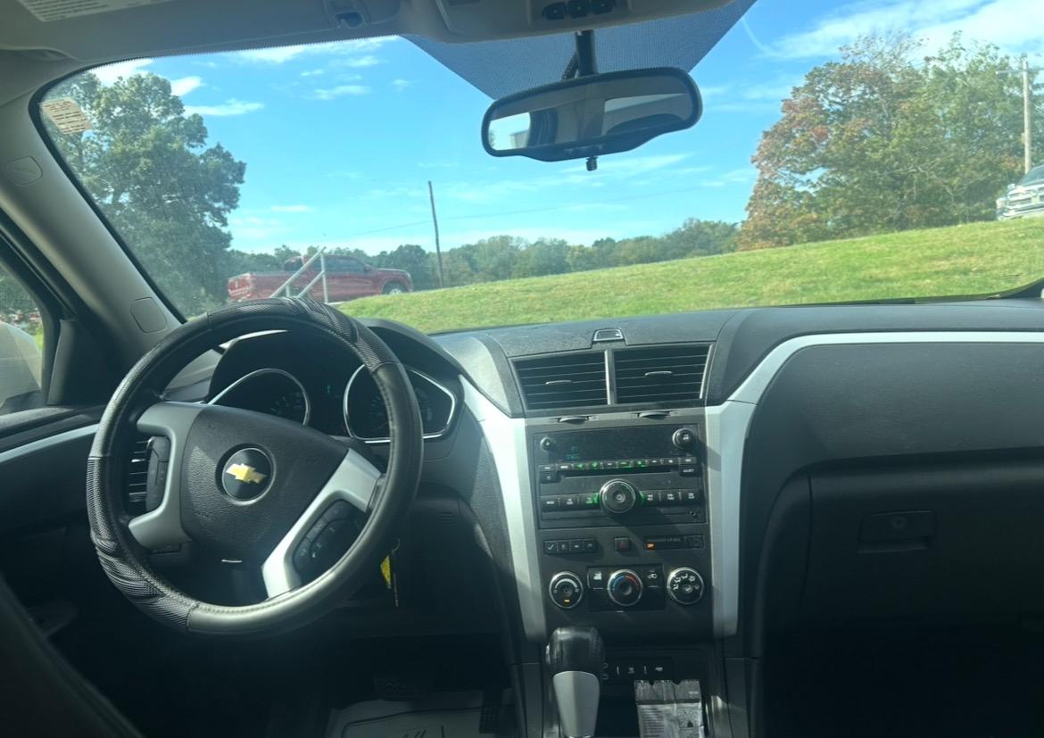 Chevrolet Traverse LT FWD 2011