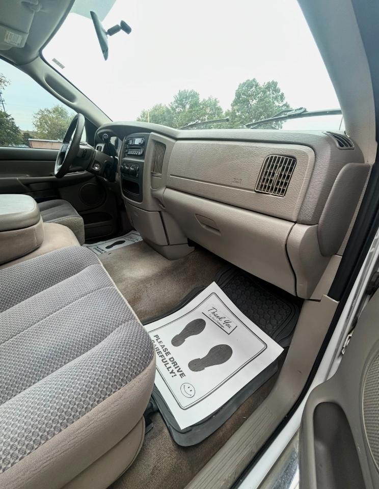 Dodge Ram 1500 ST Quad Cab 2WD 2004