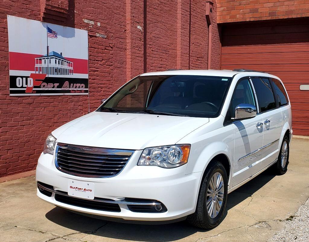 2015 Chrysler Town & Country TOURING L