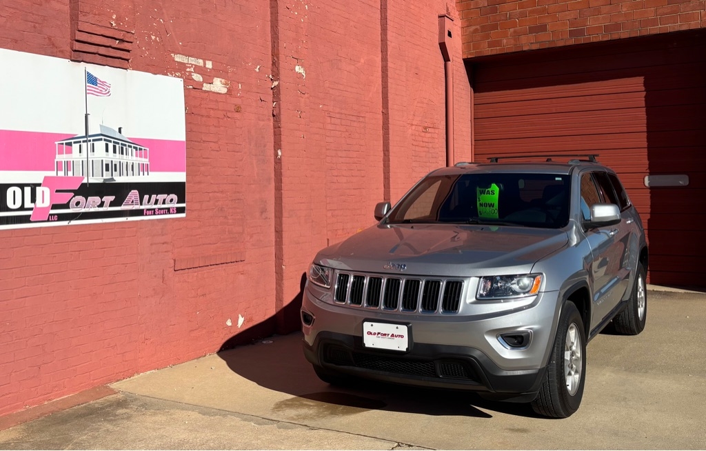 2014 Jeep Grand Cherokee 4WD 4dr Laredo