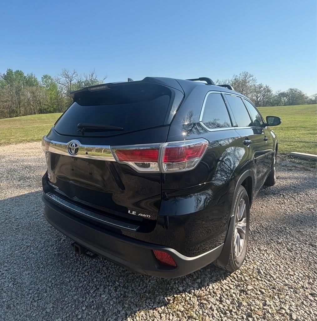 Toyota Highlander AWD 4dr V6 LE (Natl) 2015