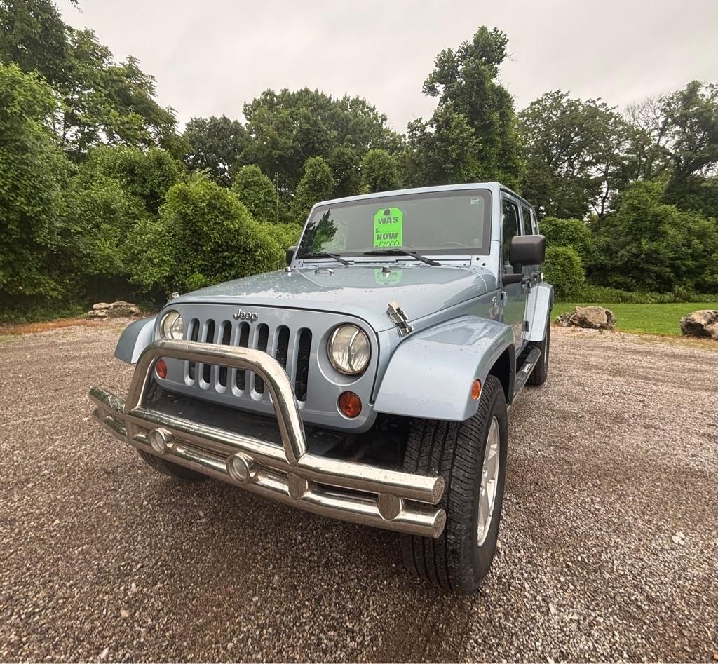 Jeep Wrangler Unlimited 4WD 4dr Sahara 2012