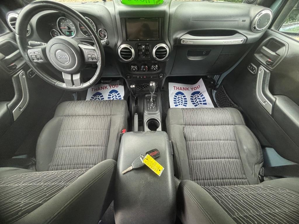 Jeep Wrangler Unlimited 4WD 4dr Sahara 2012
