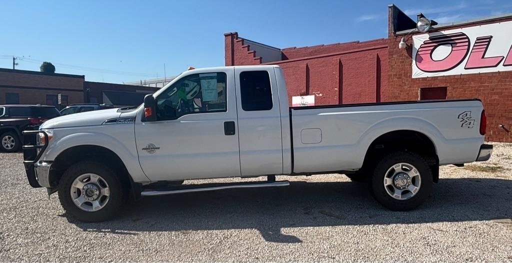 Ford Super Duty F-350 SRW 4WD SuperCab 142" Lariat 2012