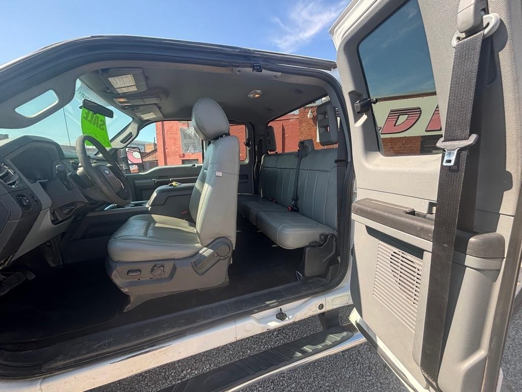 Ford Super Duty F-350 SRW 4WD SuperCab 142" Lariat 2012