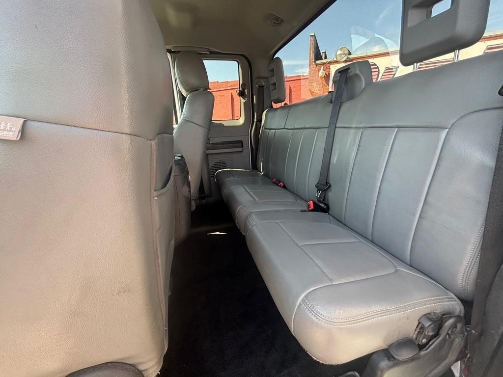 Ford Super Duty F-350 SRW 4WD SuperCab 142" Lariat 2012
