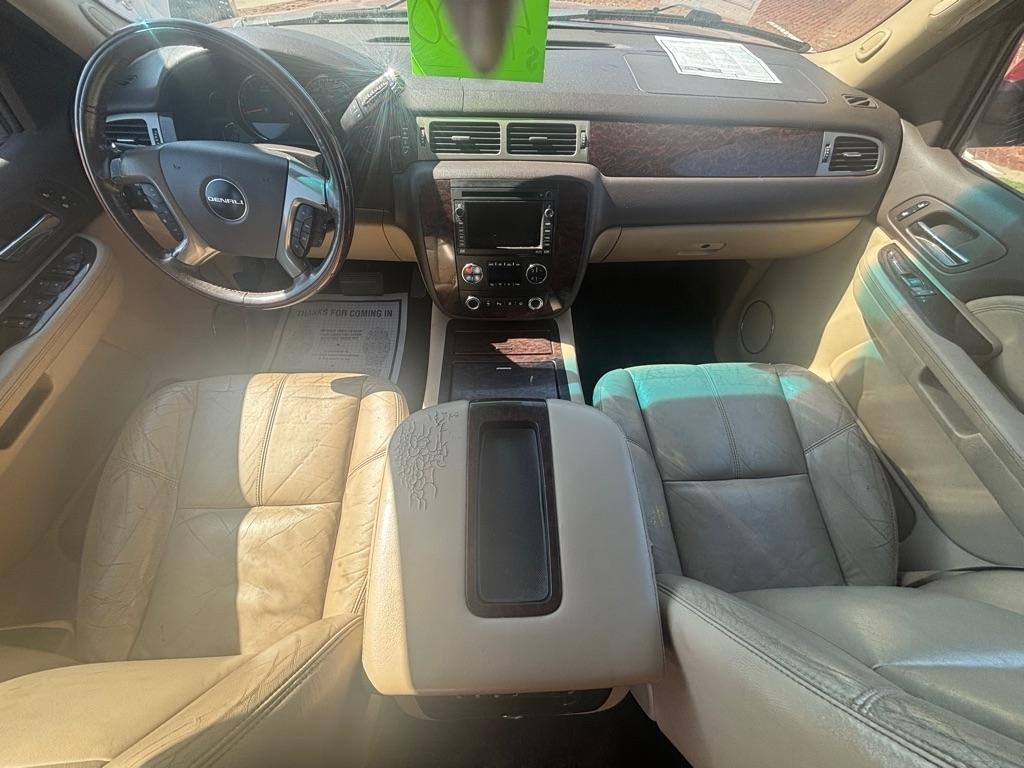 GMC Yukon photo 4