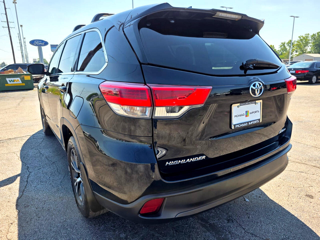 2018 Toyota Highlander LE Plus photo 3