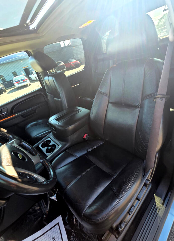 Chevrolet Avalanche LT 4WD 2012 Chevrolet Avalanche LT 4WD 2012