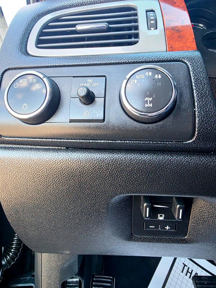 Chevrolet Avalanche LT 4WD 2012 Chevrolet Avalanche LT 4WD 2012