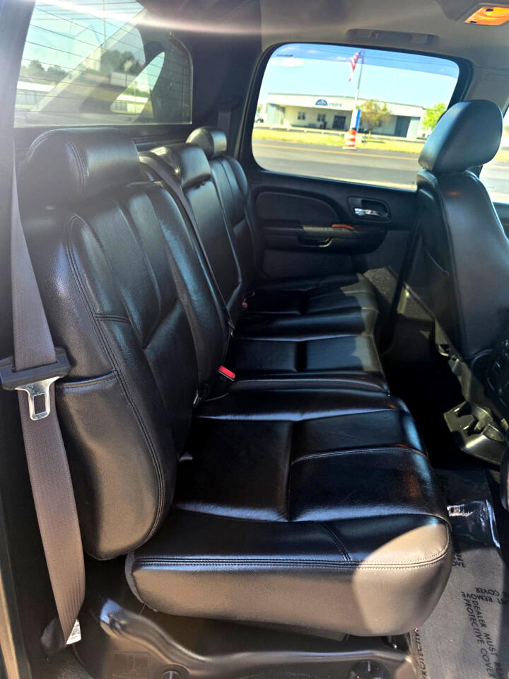 Chevrolet Avalanche LT 4WD 2012 Chevrolet Avalanche LT 4WD 2012