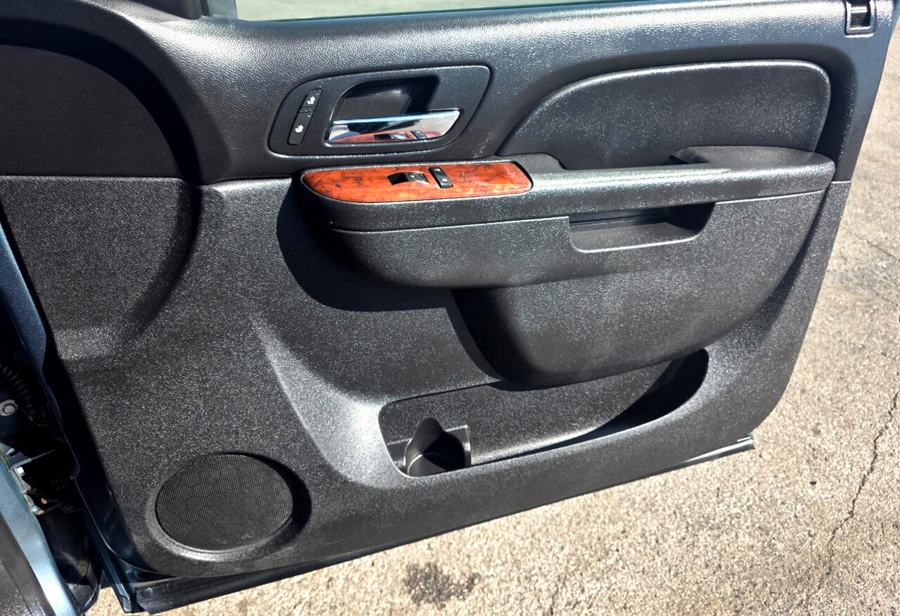 Chevrolet Avalanche LT 4WD 2012 Chevrolet Avalanche LT 4WD 2012
