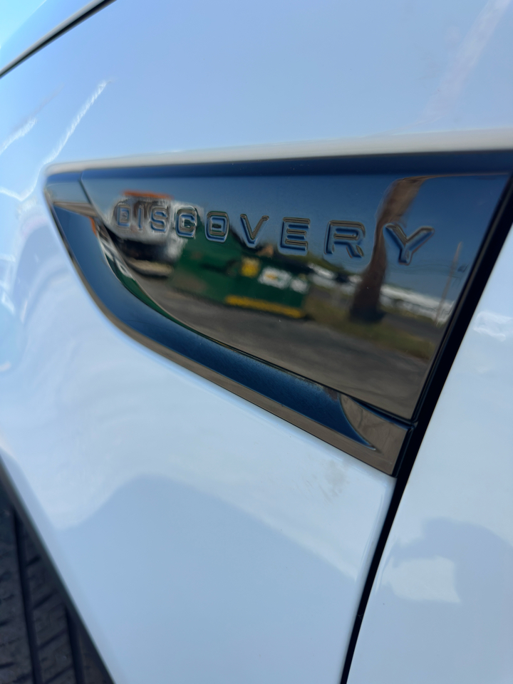 2020 Land Rover Discovery HSE photo 3